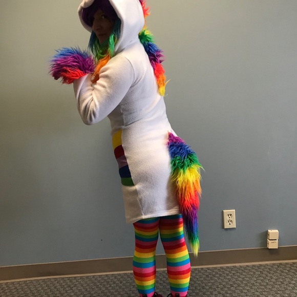 Meet your Posher, Heidi - Picture 3 of 7